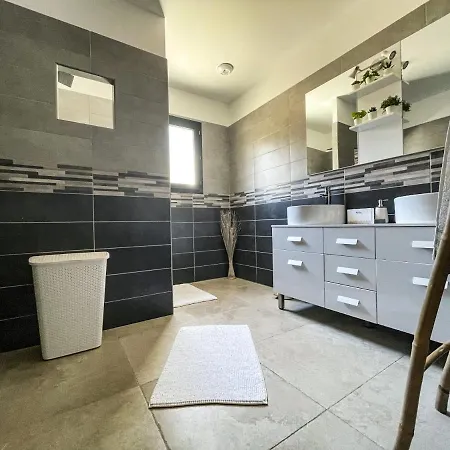 Villa 4 étoiles Avec 2 Climatisation Et Piscine Privée *
