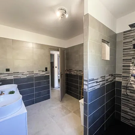 Villa 4 étoiles Avec 2 Climatisation Et Piscine Privée